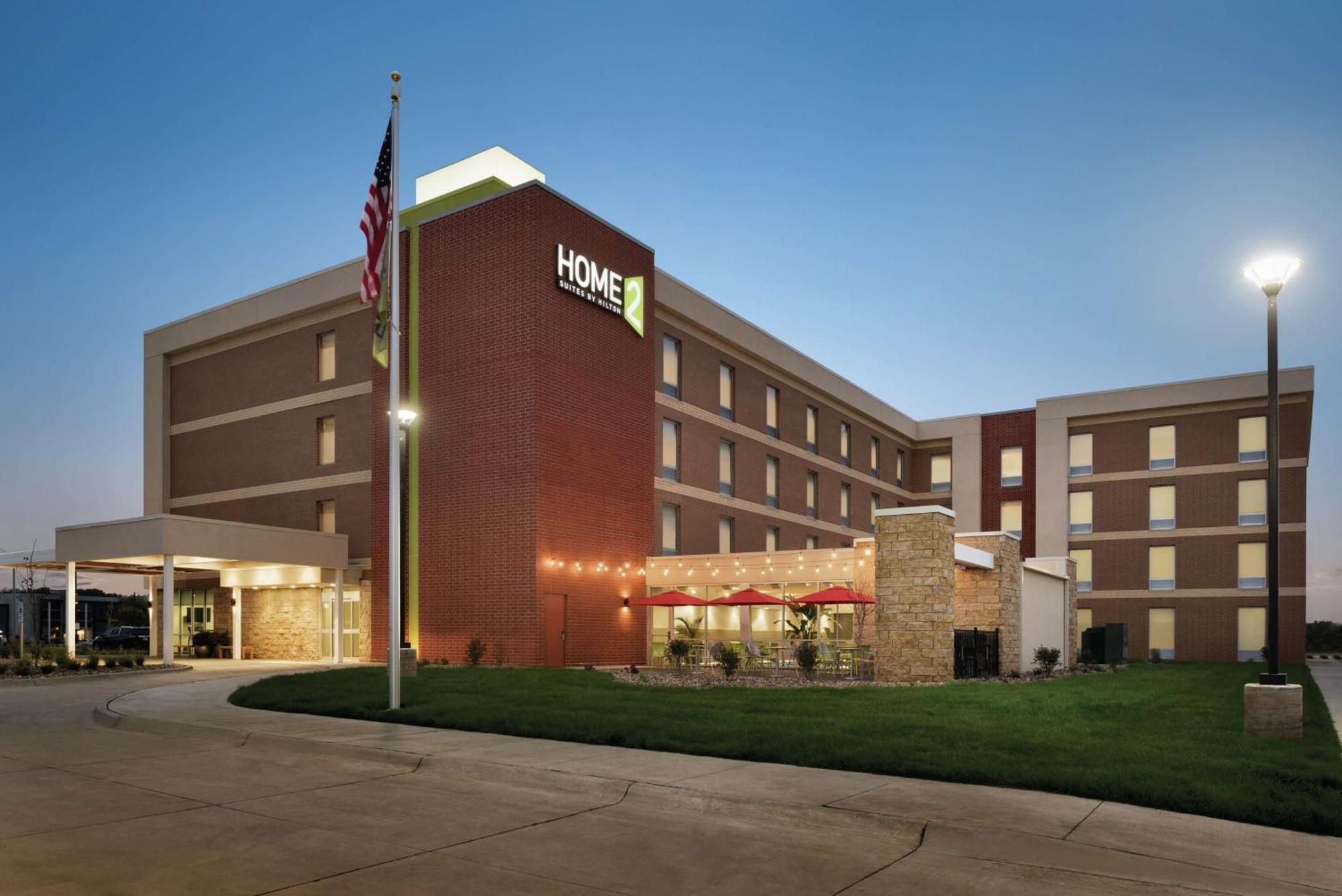 Home2 Suites By Hilton Iowa City Coralville Εξωτερικό φωτογραφία