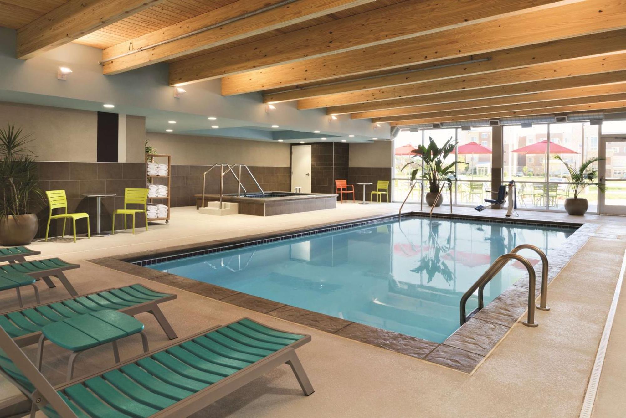 Home2 Suites By Hilton Iowa City Coralville Εξωτερικό φωτογραφία
