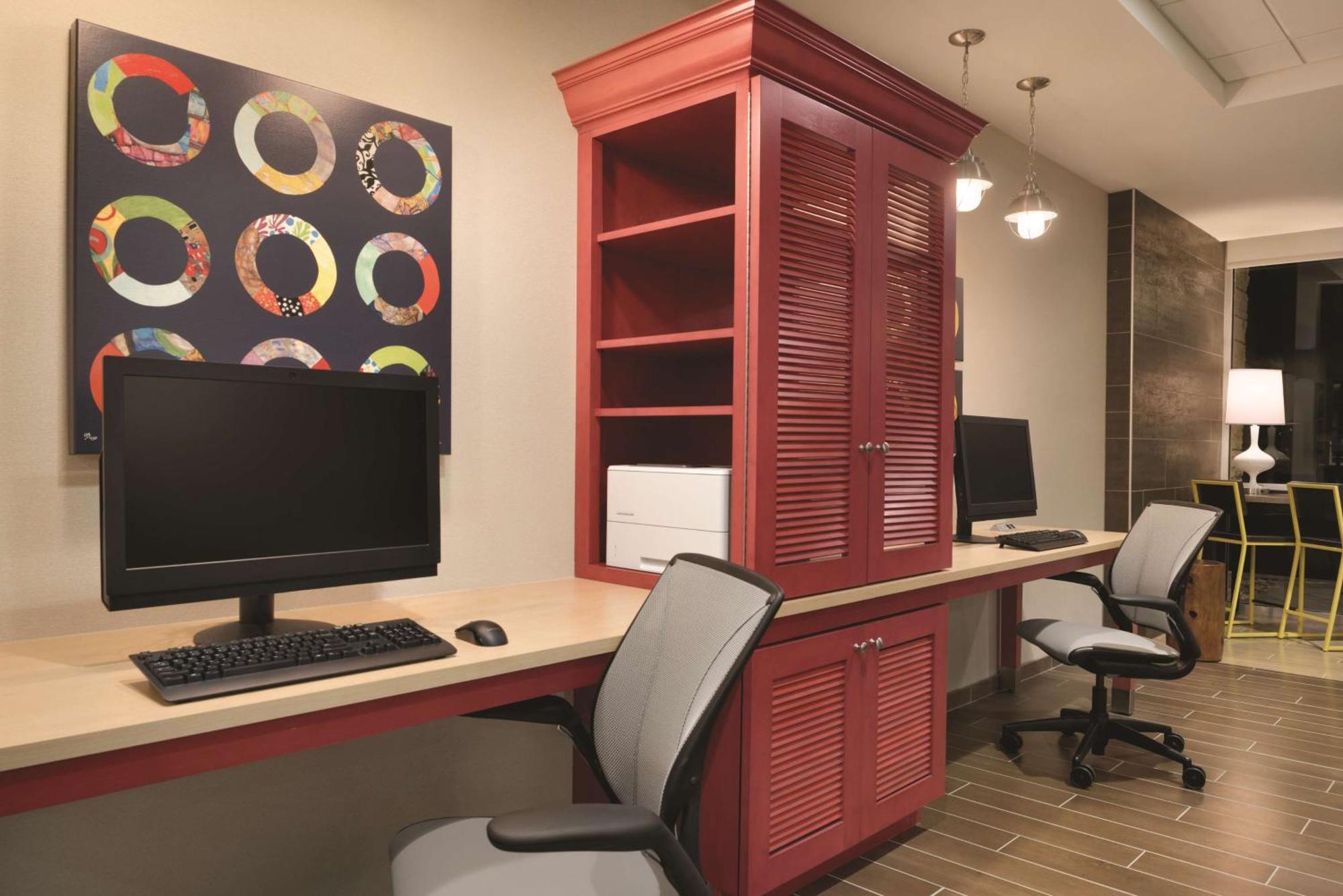 Home2 Suites By Hilton Iowa City Coralville Εξωτερικό φωτογραφία